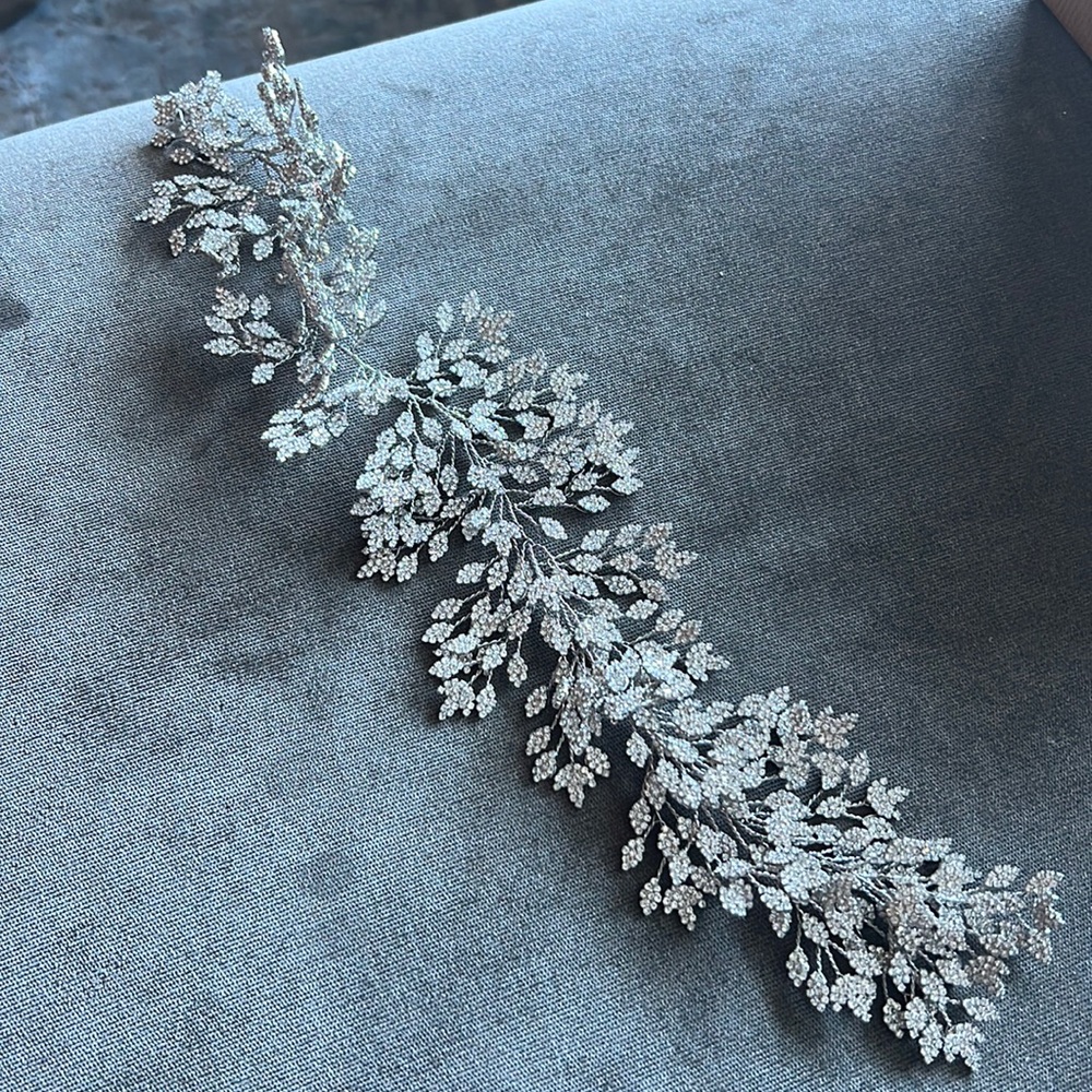 Sureina Bridal Headband - worn once (last photo)